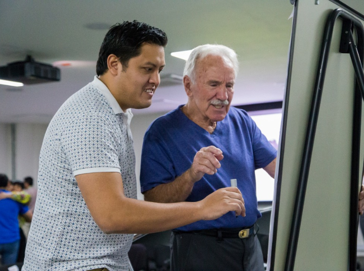 Ricardo Robalino y John Grinder - Especialistas en Nuevo Código de la PNL